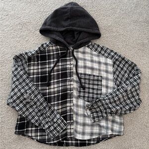 American Eagle Outfitters Black and White Flannel